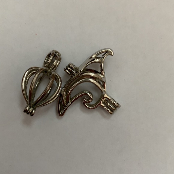 Fresh water pearls and pearl cages - Picture 2 of 4